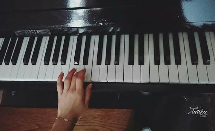 wu9__'s tweet photo. ' يهديني أُغنية و هو صوُته ، 
عن ألف أُغنية و لحن هادي 💕 .. https://t.co/Ob1pZdtywx