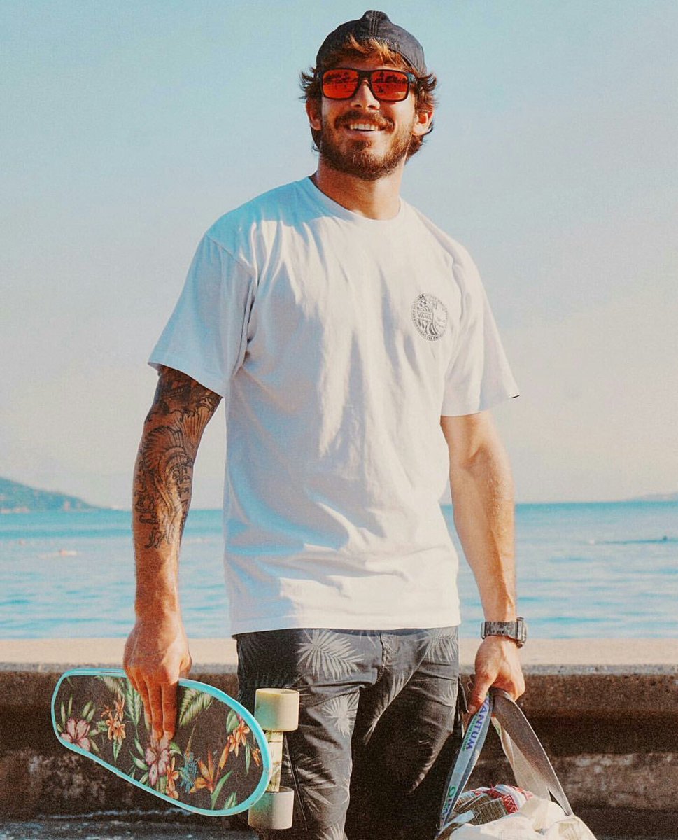 Tatlılığın bi kenara açıklamaya füze koyman 💗🚀