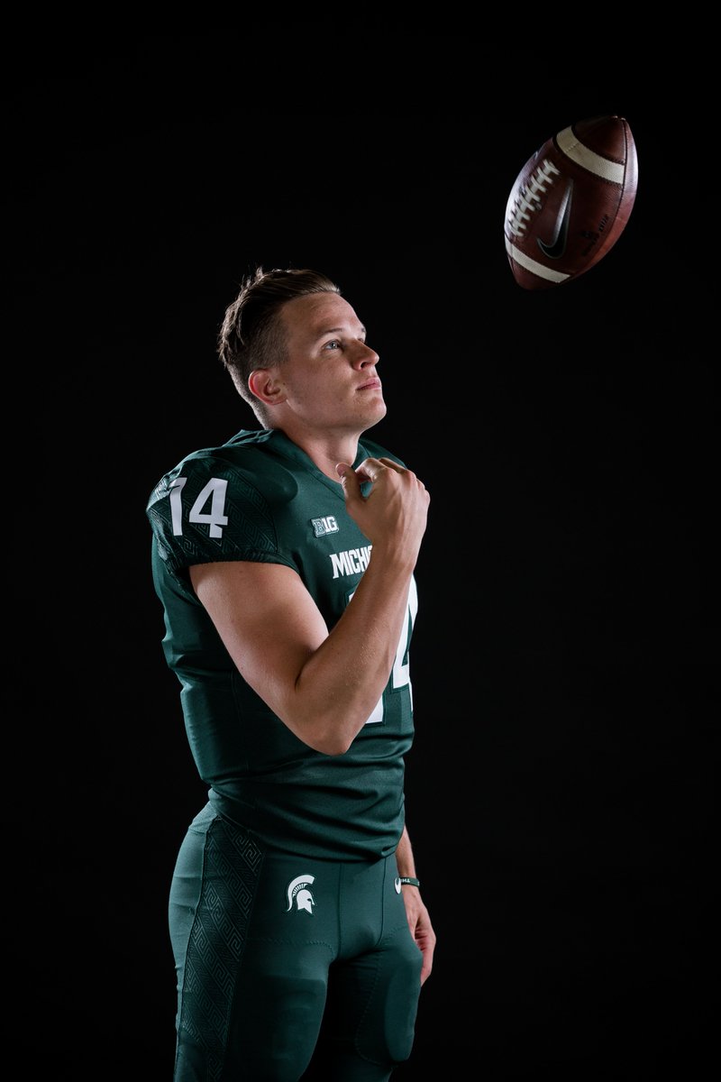 MSU_Football's tweet photo. Congrats to QB Brian Lewerke, RB LJ Scott &amp; S Khari Willis, who will be representing Michigan State at next week's Big Ten Football Media Days in Chicago! https://t.co/M428giLP3u