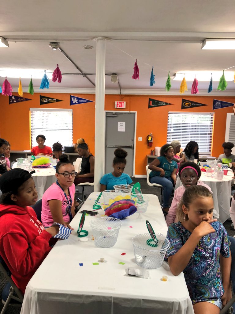 orlandoFPR's tweet image. Girls Spa Class @KaleySquare today! A great time to mentor and socialize with our young ladies.#PKZOrlando