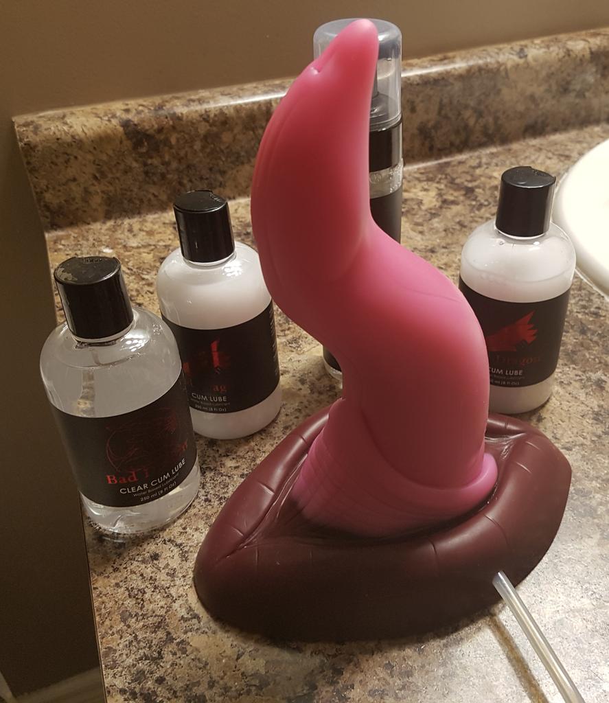 “Received my new toy from @bad_dragon! 
Super impressed with the qu...