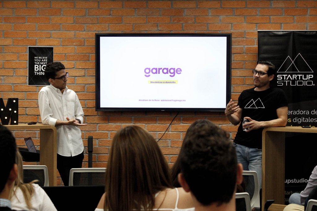 startupstudiomx's tweet image. Muchas gracias Mau Salgado de Garage acompañado de nuestro CEO, Mario García por haber coacheado a la nueva generación de Startup Studio con la charla &quot;Cofounder Agreements and Recruiting&quot;