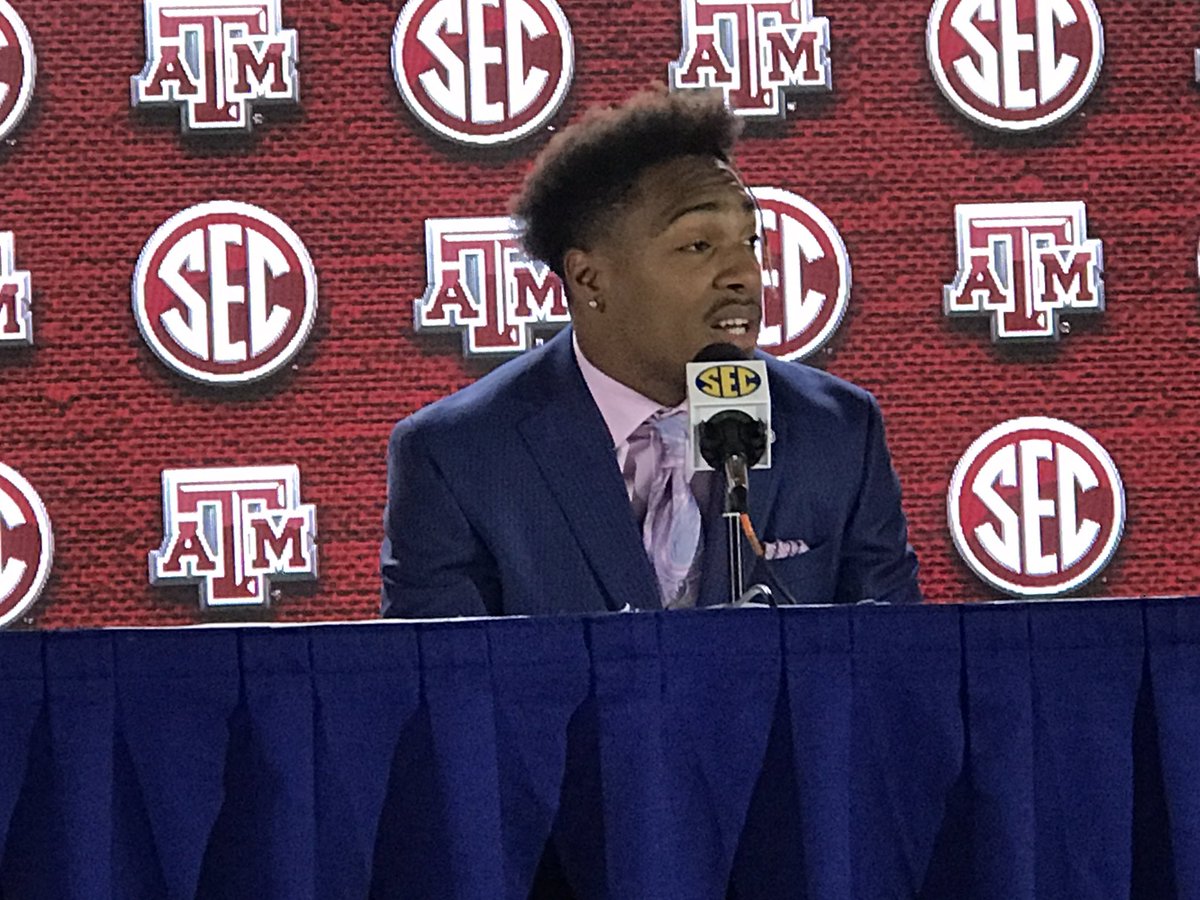 JacquesDoucet's tweet photo. Texas A&M junior running back Trayveon Williams asked about Jimbo Fisher being a "quarterback whisperer".
"Well first off, Coach Fisher doesn't whisper anything. He screams." https://t.co/CratTPZtRB