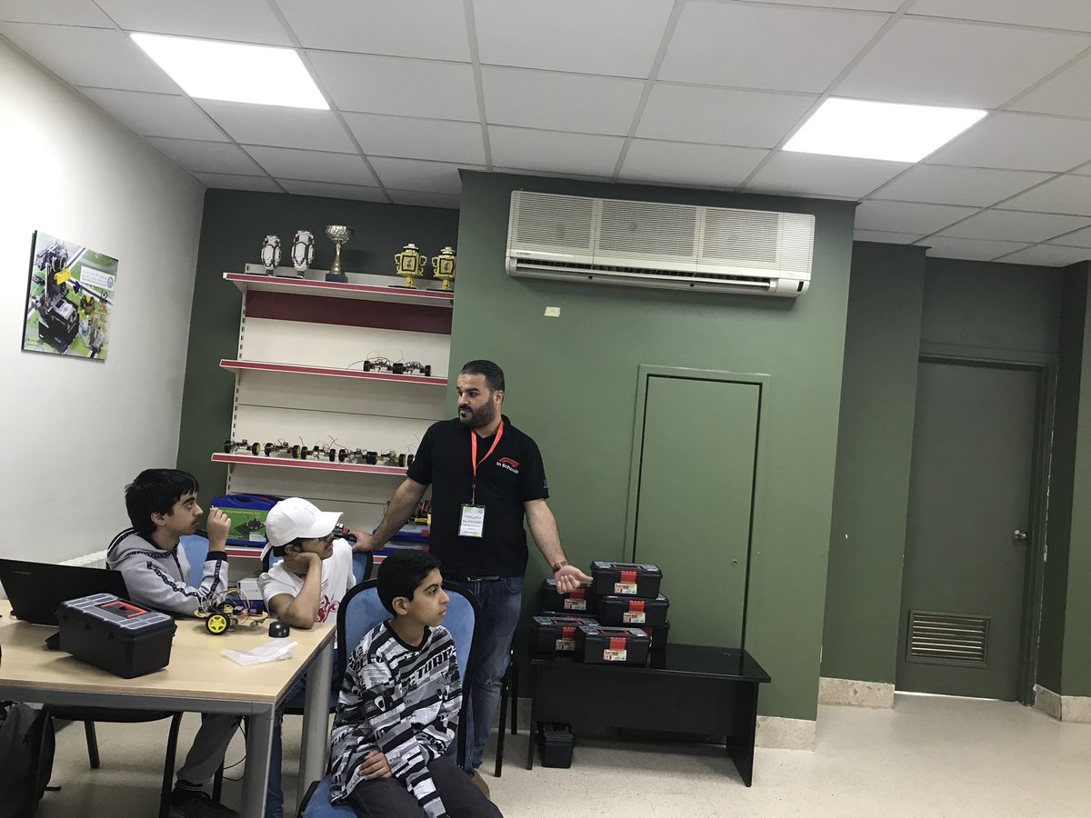 JCEE_KHF's tweet photo. Students of @Qsst_Boys Just learned about Awesome easy to use app creator app and Students design, create and prototype a #formula1_car in the summer camp for design&technology #JCEE #Amman
#STEMedication #creative #inventor_to_be
@KHF_NHF https://t.co/hKnNFPYMJO