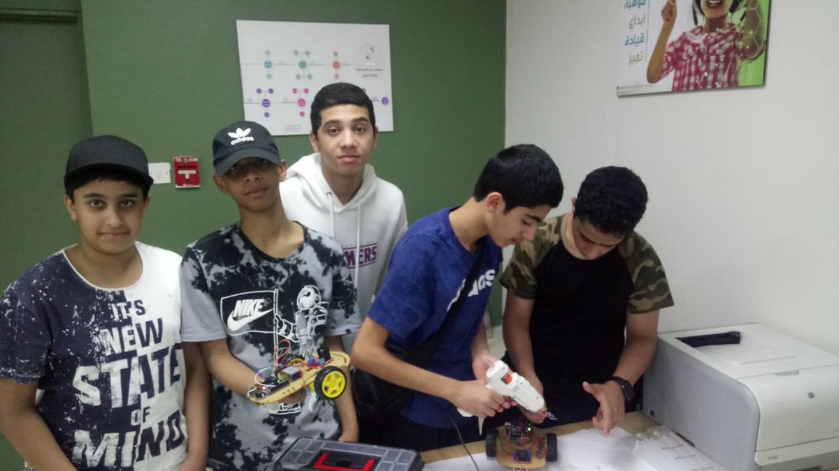 JCEE_KHF's tweet photo. Students of @Qsst_Boys Just learned about Awesome easy to use app creator app and Students design, create and prototype a #formula1_car in the summer camp for design&technology #JCEE #Amman
#STEMedication #creative #inventor_to_be
@KHF_NHF https://t.co/hKnNFPYMJO