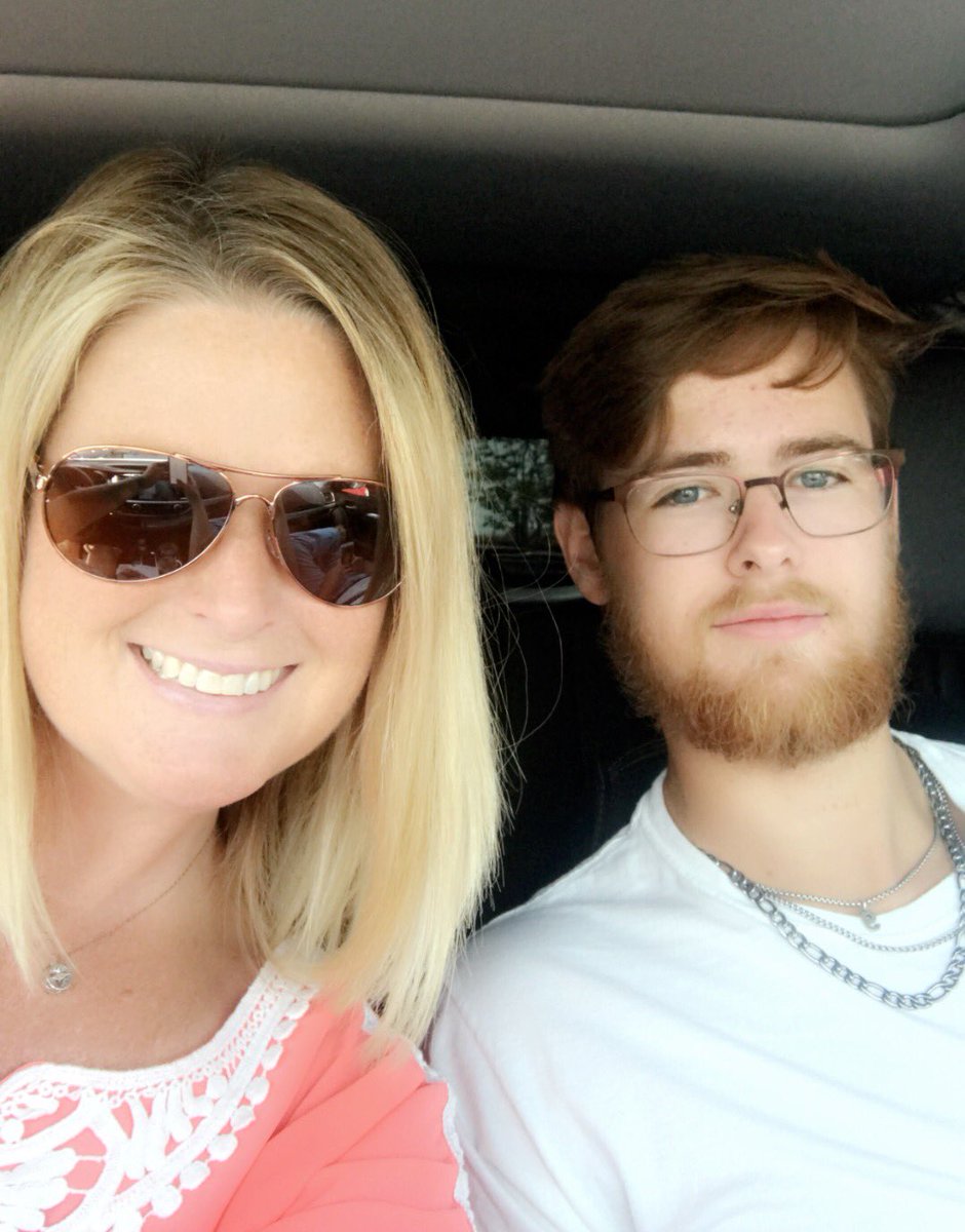 KellyeGarrett's tweet photo. Getting my graduate ready for college! Oh the feels ๐!! Just when you think they donโt need you anymore, they still do! #tjc #tjcapaches #tjcbaseball @mason_higgin https://t.co/PnLQoMOu4t