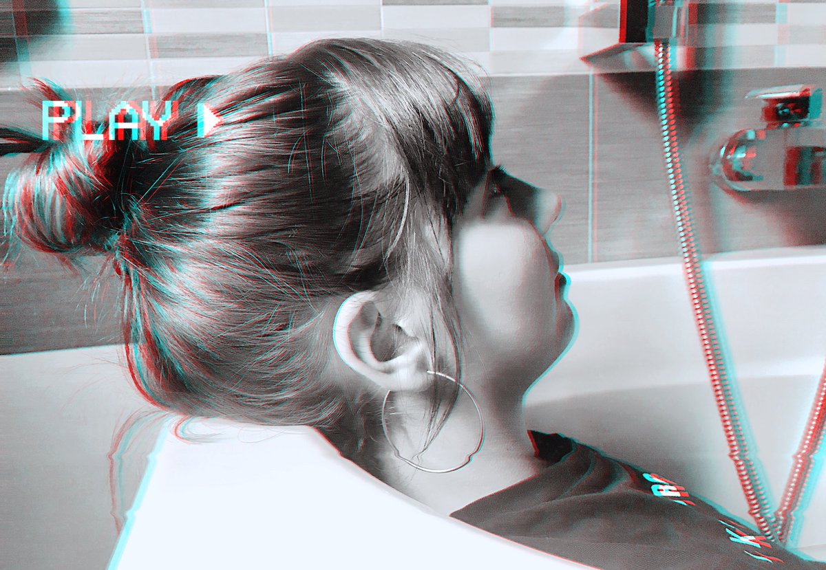 frantasmijle's tweet image. Love is dangerous. 🔪
   
        [ #CaratSelcaDay ]