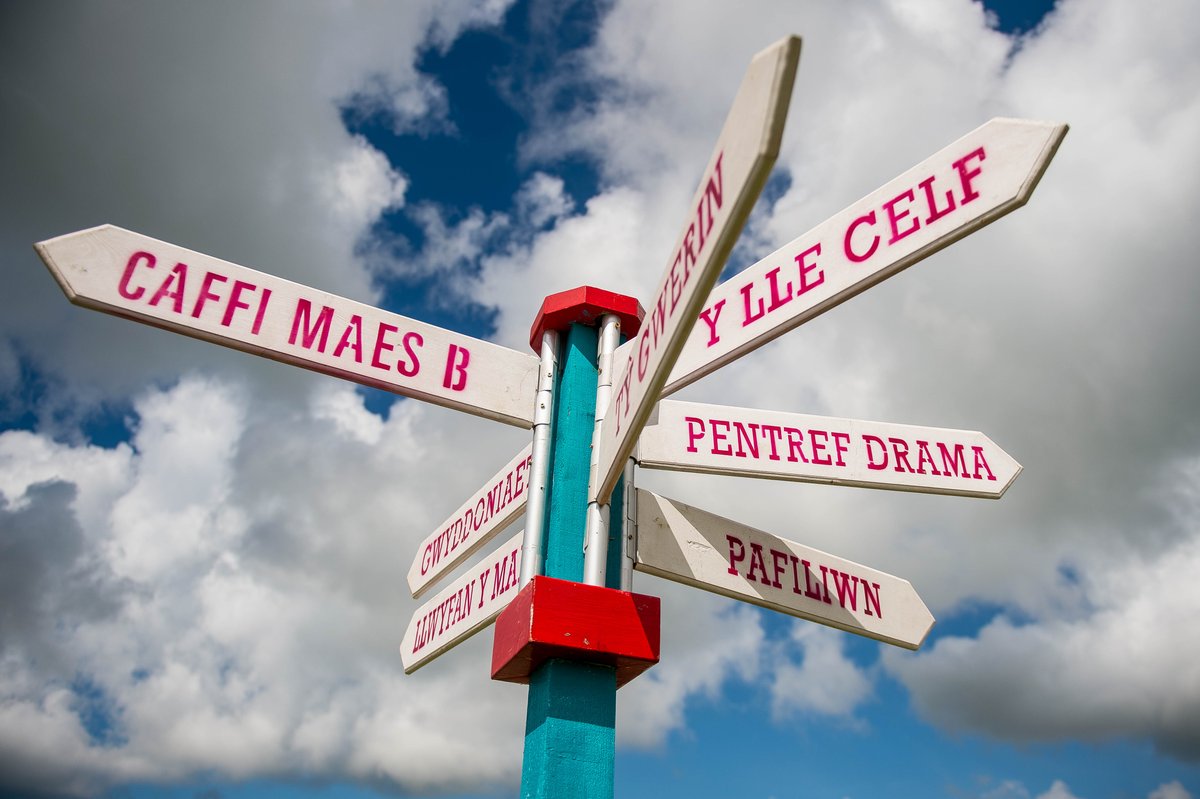 VisitCardiff's tweet image. The @eisteddfod is fast approaching and we can't wait to welcome you to #Cardiff for this amazing celebration of #Welsh language &amp;amp; culture. If you need accommodation then try our booking portal: ow.ly/QOA930kAcTK  where you will find exclusive special rates!