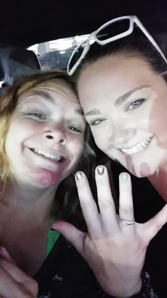 s_yocius's tweet photo. I got engaged!!!! https://t.co/mV814t54Ca