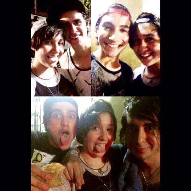 LilyJGallagher's tweet photo. *Haciendo cosas chingonas desde hace dos años* 😍 (@Band_Overdrive mi primera foto con ustedes 😭❤) #PierceTheVeil https://t.co/cPschyncKN