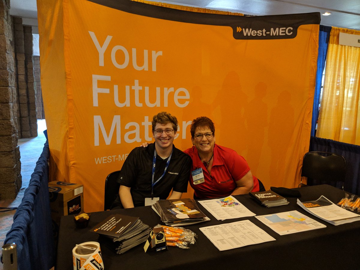 BestHireEver's tweet photo. Exhibitors bring us so much fun swag! My favorites though are the ones that bring endless smiles and awesome Pd opportunities!! I may be biased but @WestMEC is my favorite exhibitor at #ArizonaCTEcon #iamcte #acteaz https://t.co/5slg6vprRr