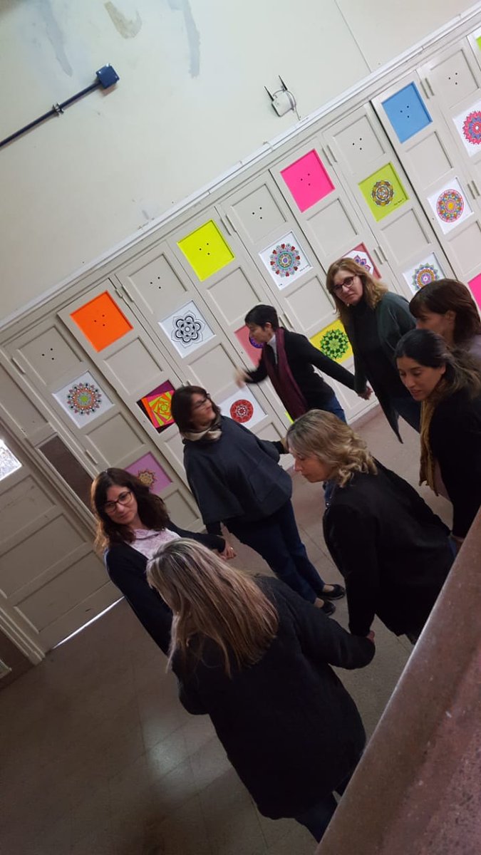 InesAliano's tweet photo. Red de Escuelas de aprendizaje en la Jornada Institucional de la EES 4. Bragado. Gran  Equipo de conducción , de docentes y auxiliares !!!! https://t.co/rFkixS1dZI
