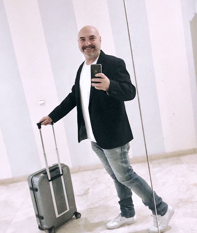 borissoler's tweet photo. Ya llegamos al evento del año de la peluquería Española #colorzoom2018 @goldwell_es #borissoler #peluqueria #malaga #borissolerculture
#fashionstyle #hairstyles #coolhair #hairposts #instahair #blondehair #longhair #hairdresser #coolhair #hairposts #instahair #brownhair #lon… https://t.co/ApVwNPKNpX