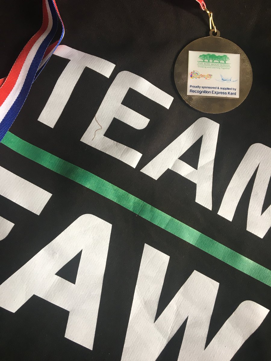 five_acre's tweet image. Incredible support from @RecExpressKent we LOVED and needed our TEAM FAW hoodies AND amazing medals for us all at the finishing line. #support #localbusiness #createarippleMAKEASPLASH
