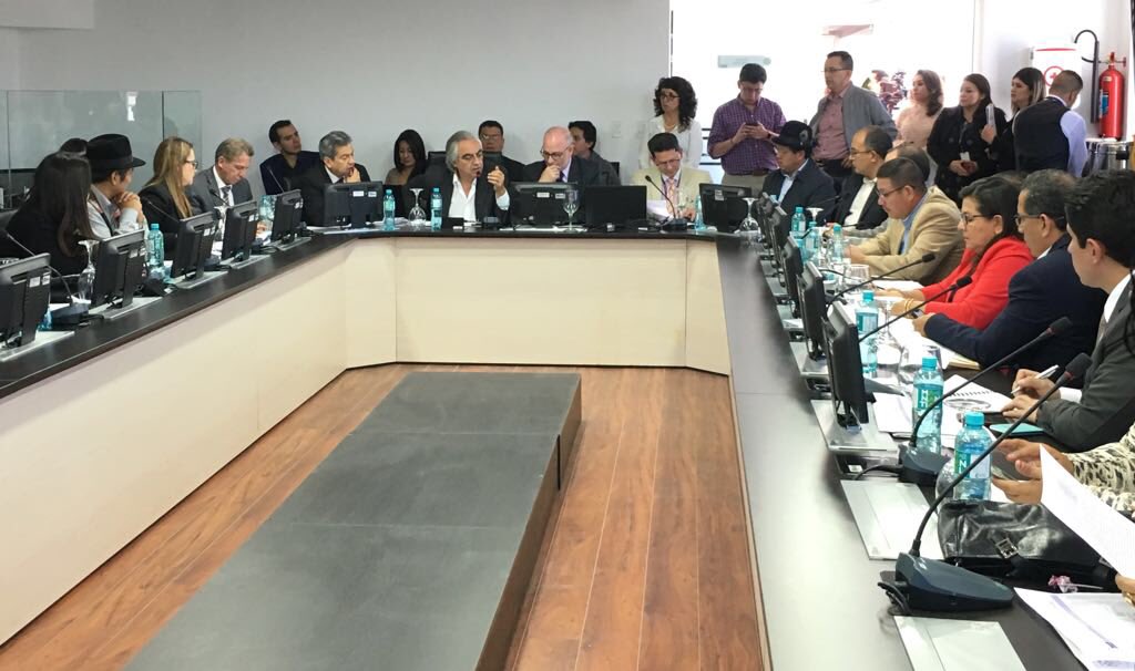 CongopeEcuador's tweet photo. La deuda corresponde a la competencia de riego y drenaje pendiente de los años 2015, 2016 y 2017; así como la devolución del IVA del 2017 y 2018, y los montos adeudados por dragado y acciones en las empresas eléctricas. https://t.co/KMaLqcmJ2z