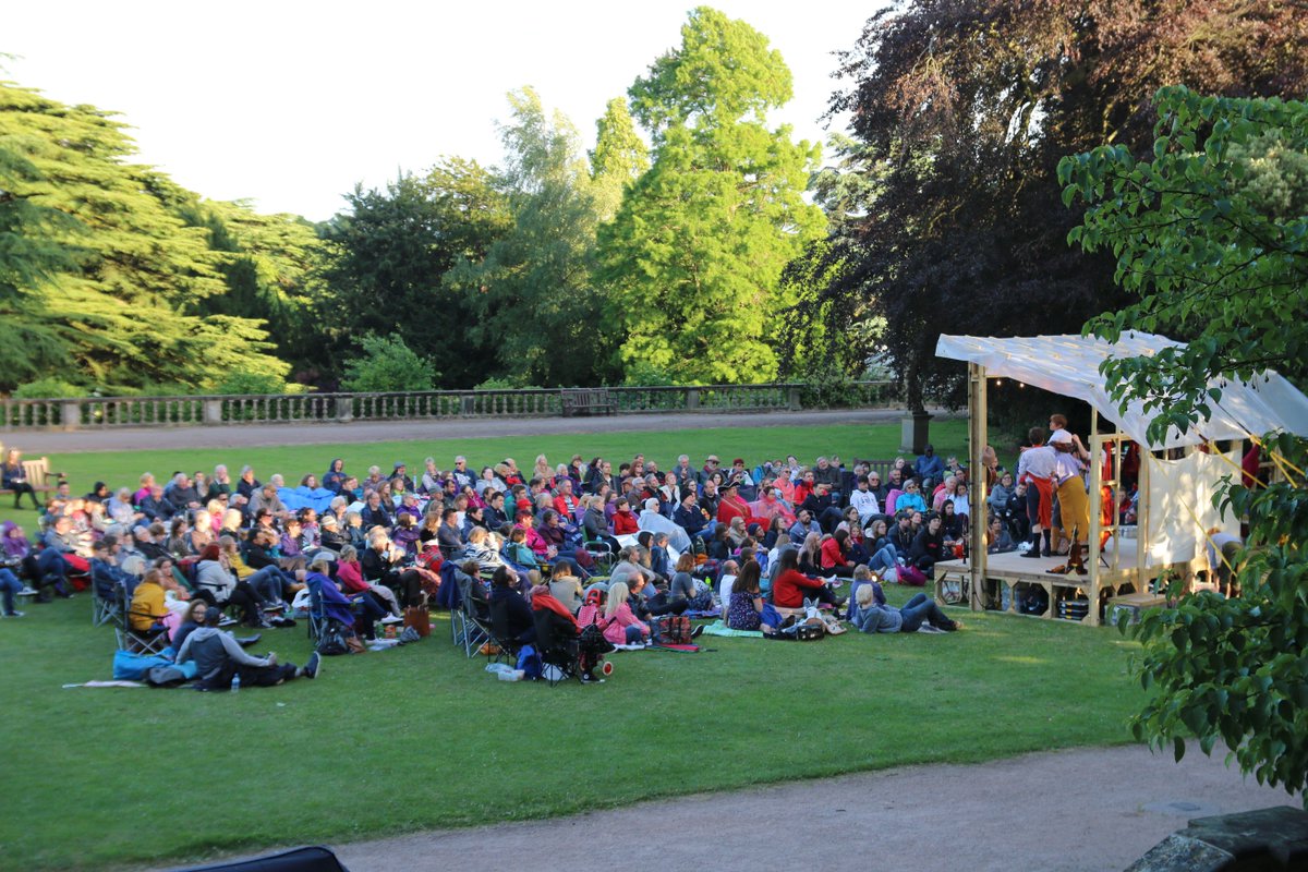 BathnesParks's tweet photo. Armed with all manner of musical instruments, The Fools present an inventive take on Shakespeare’s A Midsummer Night’s Dream, 14th August in Parade Gardens, more info and tickets at https://t.co/yDvmQHcSHl #EventsinBath #theatre #Shakespeare https://t.co/msPmZPQqev