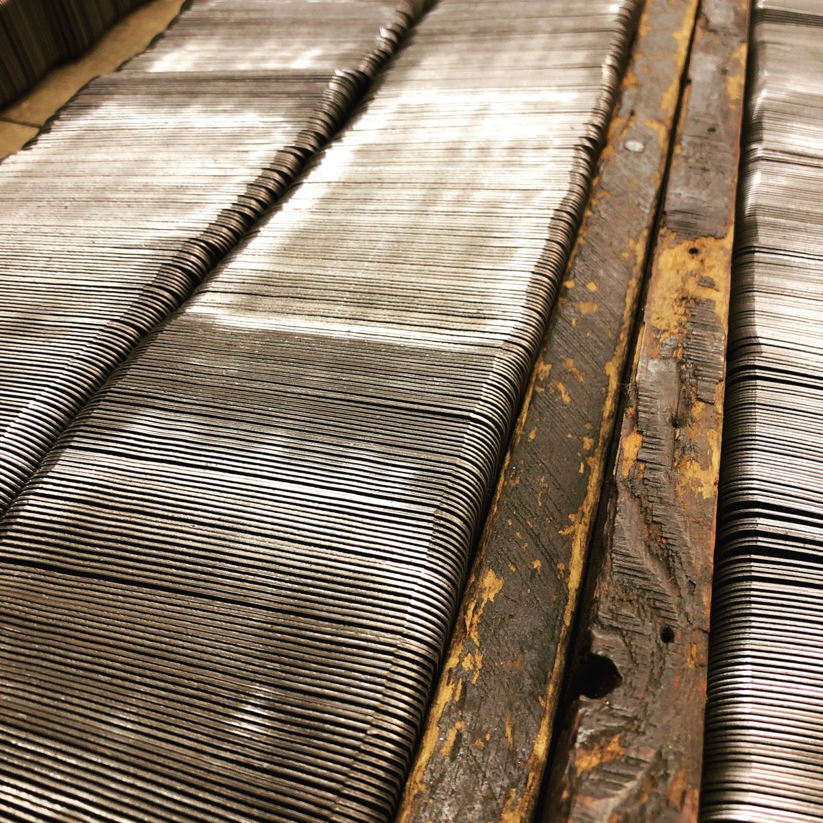 MetalMarkerMfg's tweet image. Don’t get caught up in the crowd. We are the solution specialists. 🙋‍♀️🙋‍♂️ #SolutionSpecialists #MarkedIt #MetalTags