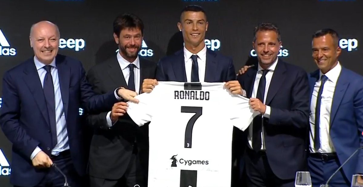 juvefcdotcom's tweet photo. This is a moment that belongs to every Juventino, regardless of where they are in the world. It's been such a rollercoaster these last 10 years in particular and everyone kept the faith. We're all still here, in love with this club, Congratulations all FINO ALLA FINE, FORZA JUVE! https://t.co/vf7GGijoEs