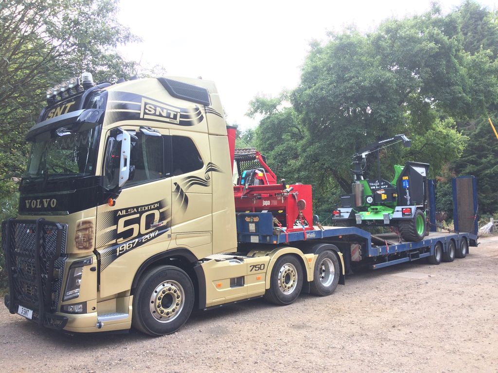 FuelwoodWarwick's tweet image. This is one great looking rig, heading out from Fuelwood, off up to 🏴󠁧󠁢󠁳󠁣󠁴󠁿 Scotland today.