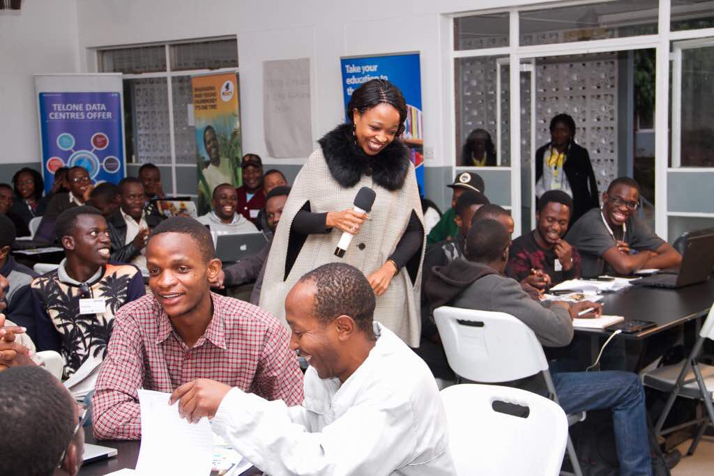 SiceloSTEMLADY's tweet photo. #OneMoneyHackathon....it was a great weekend with a lot of fun and learning..well done to all the young innovators..you all winners👏 Many thanks to @OneMoneyZw @Finmarktrust @ElevateTrust @TelOneZW https://t.co/EQdavXwe8b