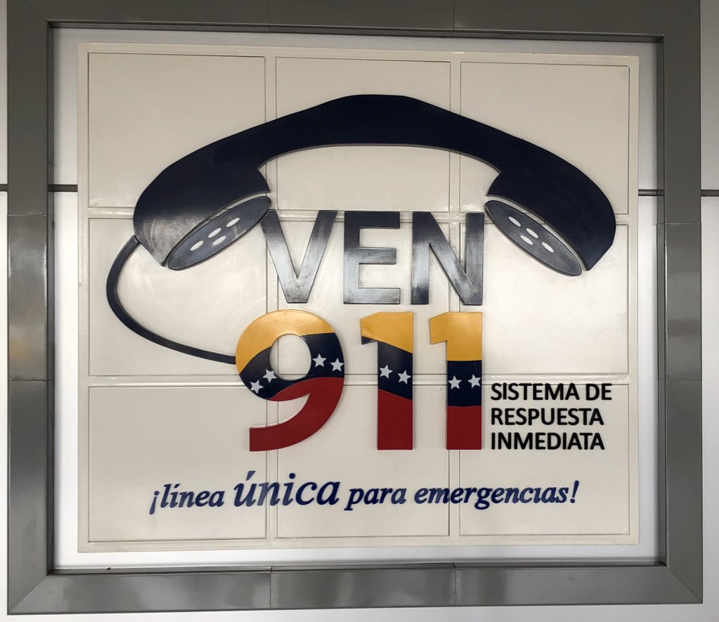 yelitzePSUV_'s tweet photo. #16Jul | Gracias al presidente @NicolasMaduro  hoy junto al Viceministro de Prevención y Seguridad Ciudadana G/D Endes Palencia y el Director Nacional Ven 911 G/D José Pinto, inauguramos la sede de VEN911 en Monagas. 
#SeguridadPorLaPaz (1/3) https://t.co/S3tTIi5hUQ
