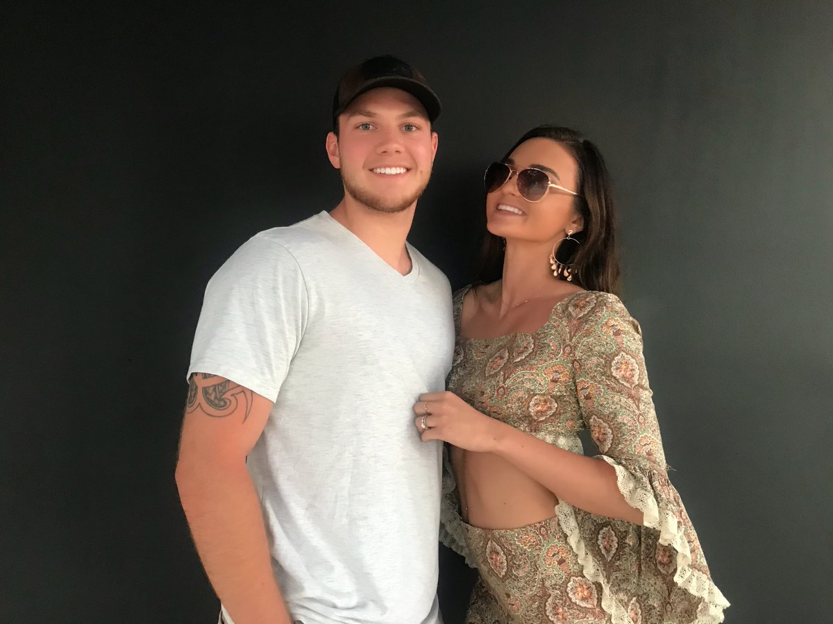 sarahpaigehaas's tweet photo. Falling for him wasn’t falling at all. It was walking into a house &amp; suddenly knowing you’re home https://t.co/wiTHHz7FiZ