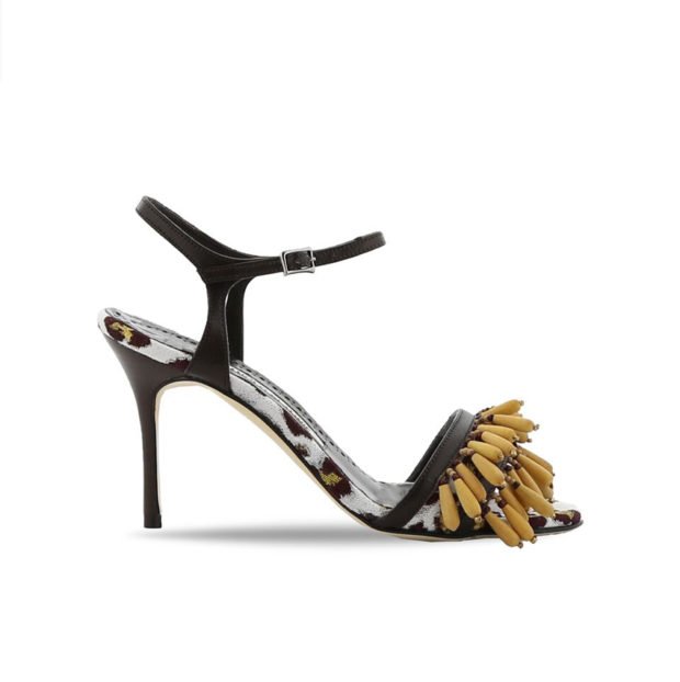 enboga1's tweet photo. ✔️   Manolo Blahnik viaja a siglos pasados para presentar su nueva colección otoño- invierno 2018  🔝   y se inspira en la Rusia del siglo XVIII, Grecia mitología y el siglo XV europeo. AQUI: https://t.co/HO8UuHOTGf https://t.co/3OgeQAI1Is