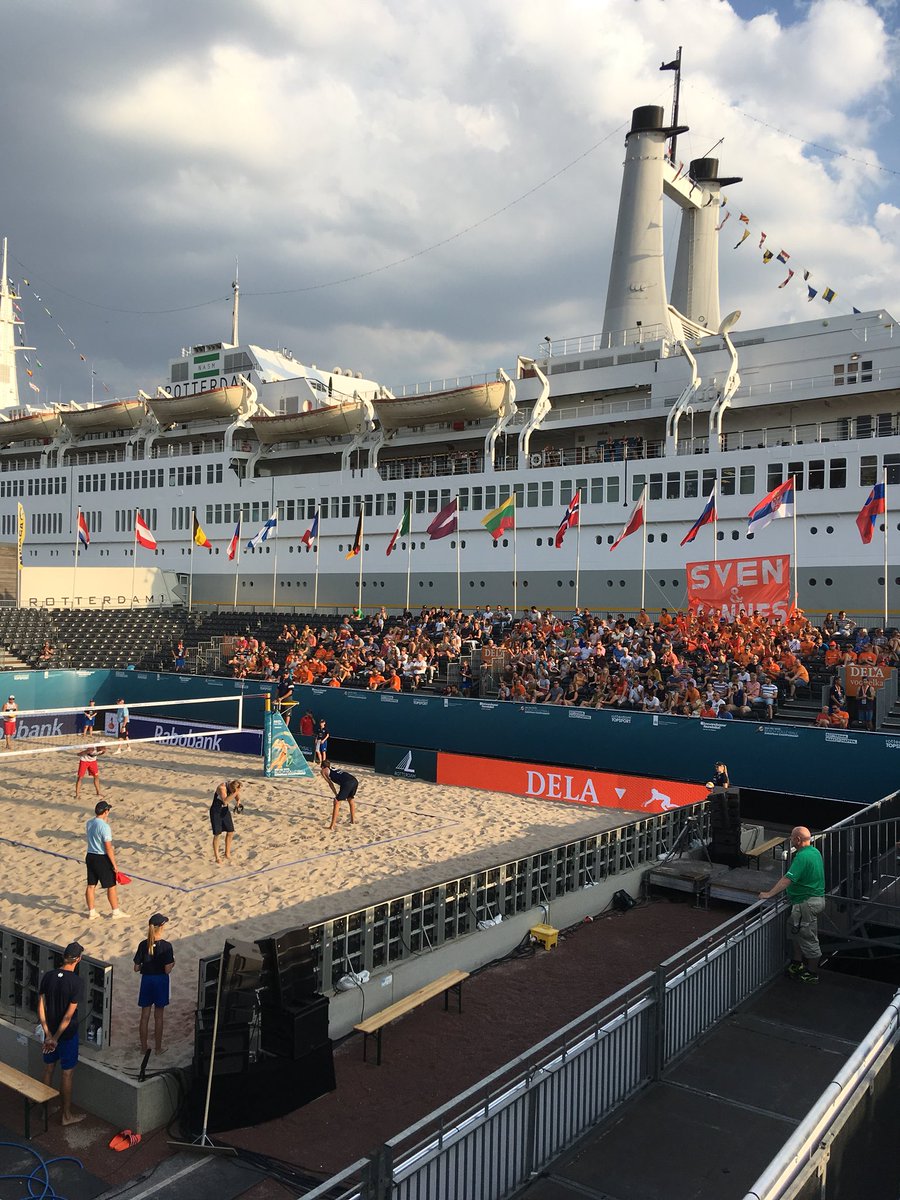 En.....van start. #EuroBeachVolley #derotterdam