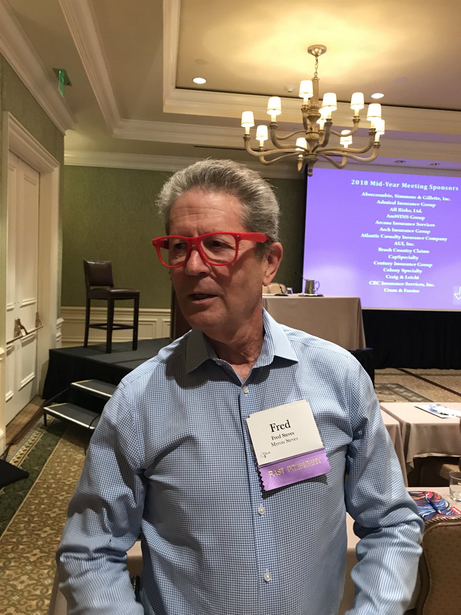 jcottonfields's tweet photo. @TSLA_inc how many points for a past President with lensless shades? #tslamidyear #fredrules #dontbeatmeupfred https://t.co/U73LPzbrES