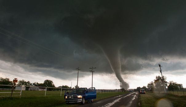 TrumpInDallas's tweet image. EN VIDEOS. Tornades mortelles et destructrices aux Etats ...
