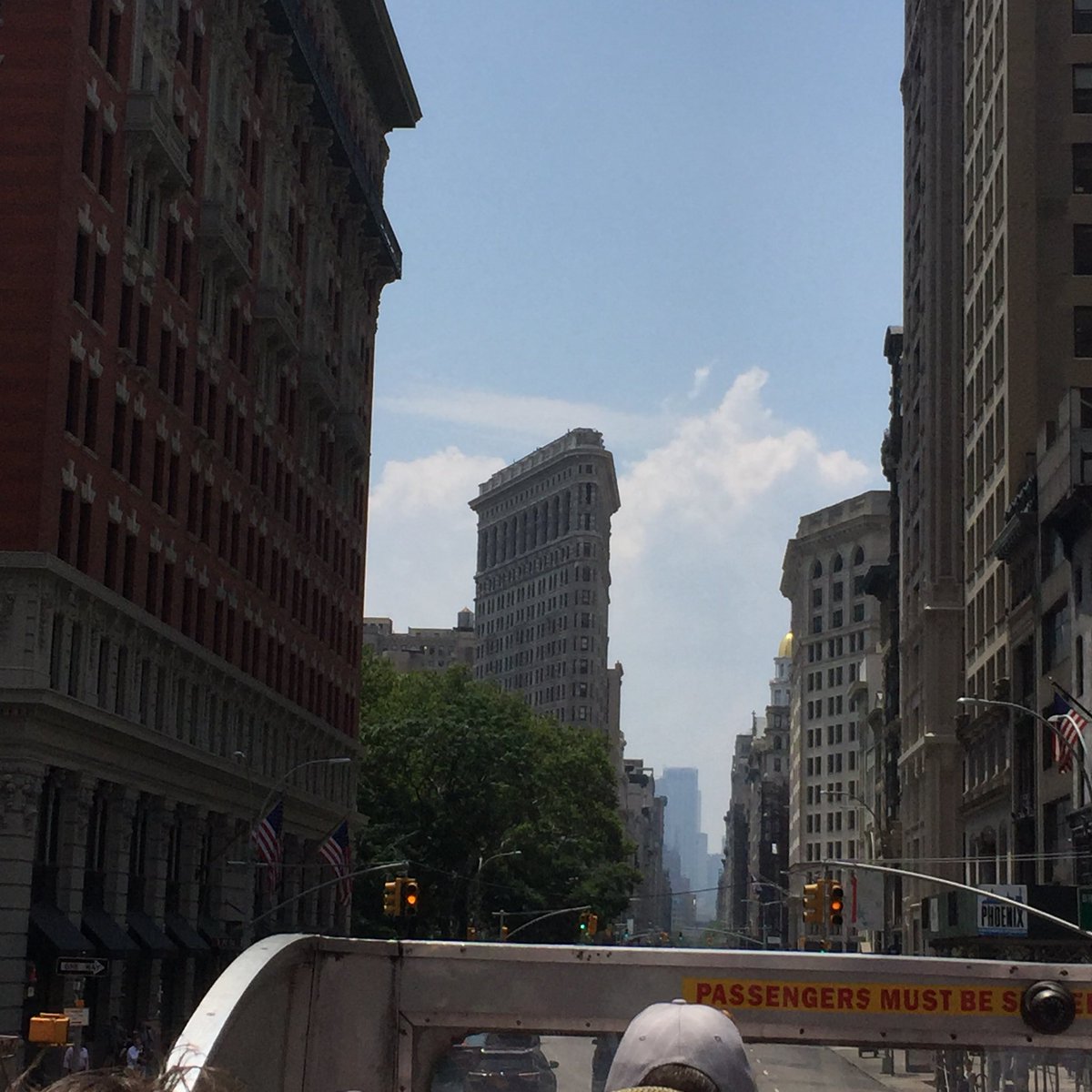 StayAdventurous's tweet photo. Enjoying a few of the midtown sites from the upper deck. #NewYorkCity #NYC #topviewNYC #Stay_NYC #iloveny https://t.co/uZd9dQSc1x