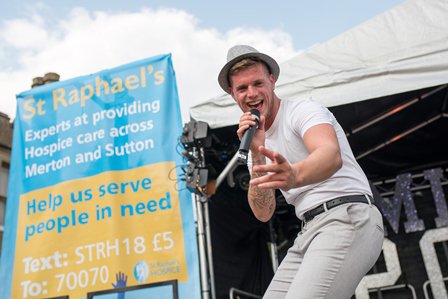 St_Raphs's tweet photo. A huge thank you to all our fantastic Music in the Park acts: @KeyboardKevUK @TakeThis_UK @wwoodwardmusic Little Chix and Ryan as Olly Murs! Also @radiojackie for presenting a wonderful evening. #MITP18 #music #tributeacts #nonsuchpark #cheam #hospice https://t.co/ILkoDkuzOC