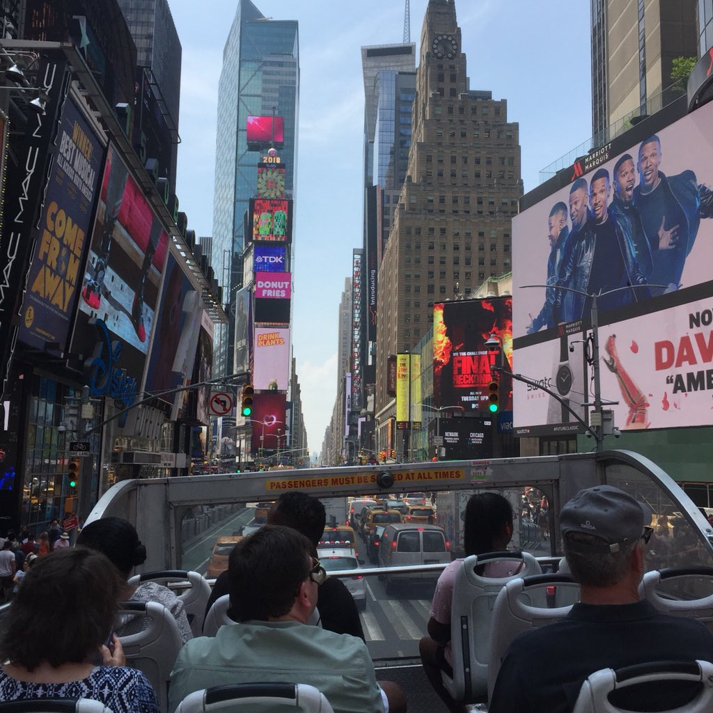 StayAdventurous's tweet photo. Enjoying a few of the midtown sites from the upper deck. #NewYorkCity #NYC #topviewNYC #Stay_NYC #iloveny https://t.co/uZd9dQSc1x