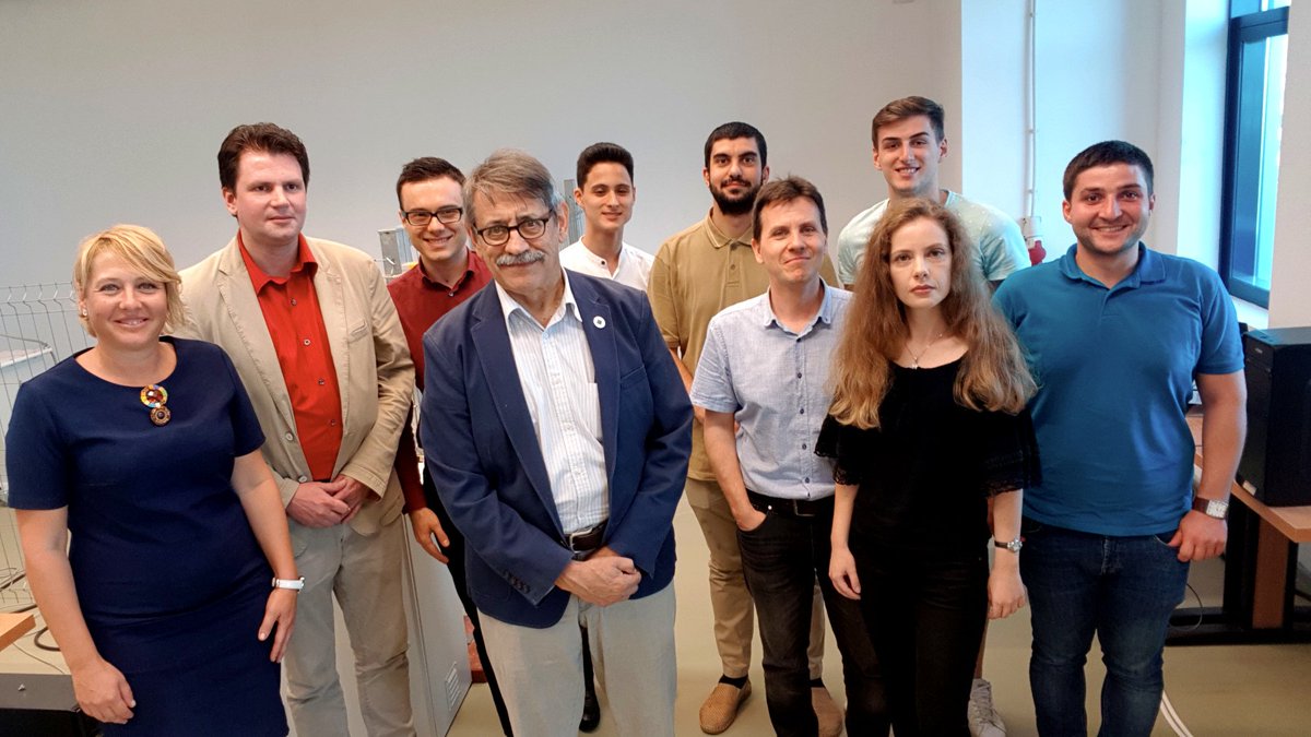 upbcampus's tweet image. #upbcampus meet the Electromagnetic Field - Material Interaction Lab campus.pub.ro/website/electr… --- #optimizations for circuit structures &amp;amp; components with field effect, #NumericalMethods, #measuring techniques, #computer-aided simulation &amp;amp; modelling, electric field #interaction.