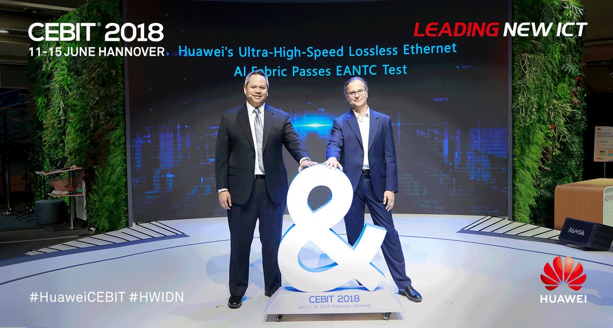 HuaweiEntLac's tweet image. Excelentes resultados: sin pérdida de paquetes, baja latencia y capacidad de procesamiento, la solución Ethernet de velocidad ultraalta AI Fabric de Huawei arpueba de manera satisfactoria las rigurosas pruebas para centros de datos de @EANTC_AG.  goo.gl/SpbT3c  #HWIDN