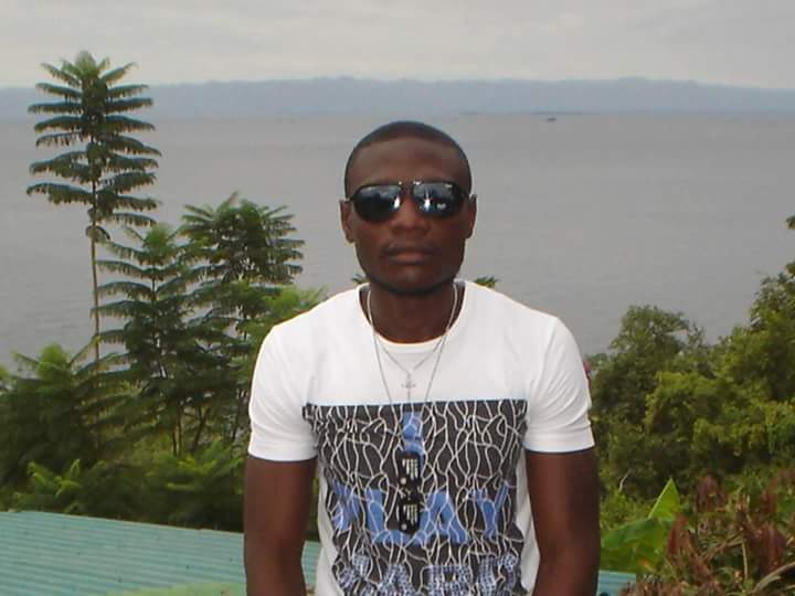 MinistryOfEduc1's tweet photo. Special thanks to this great soul Patrick Muwowo, dear I can't believe you changed my life I will forever be grateful for you help. Thank you very much dear https://t.co/f9yXeCd8tS
