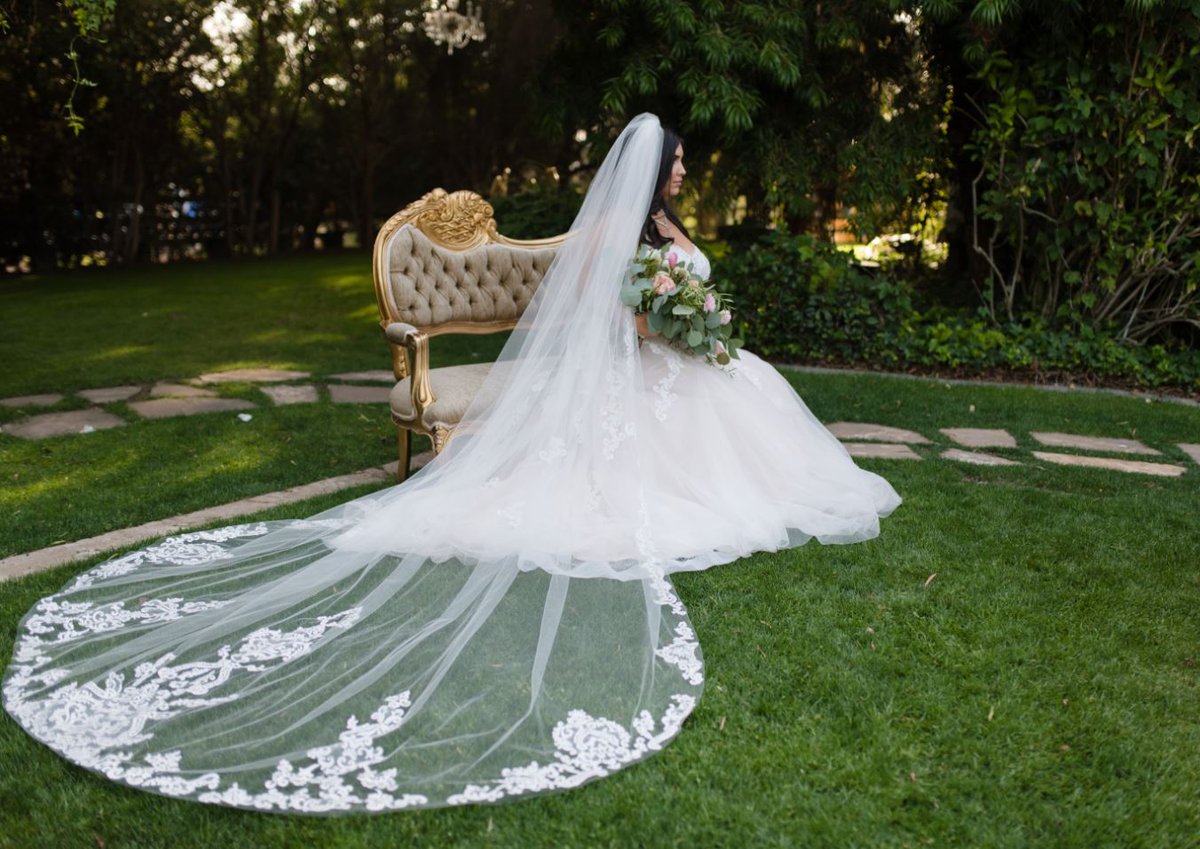 CasablancaBrida's tweet image. Our very own marketing manager, Melissa, got married wearing our Beloved Bridal  veil, #BL265! ❤️ Can we take a moment to appreciate how STUNNING she looked?! 😍 Who needs models when our employees are this gorgeous?! | Photography: Katherine Beth Photography