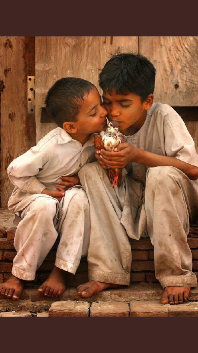 Bizim el'de Özgürlüğü böyle koklar çocuklar..