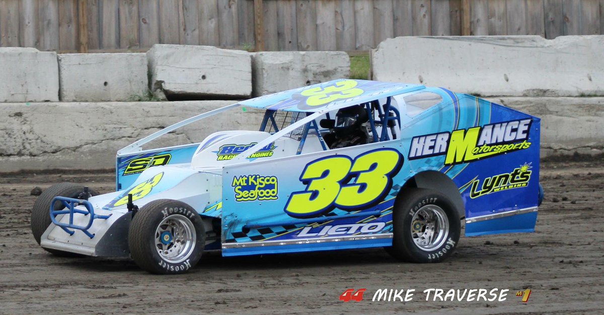 OcfsRacing's tweet photo. Johnny Lieto will be a part of #BattleOfTheMidway on Thursday. #TheJudge @SuperDIRTcar #TeamOCFS https://t.co/nDXR9g3cci