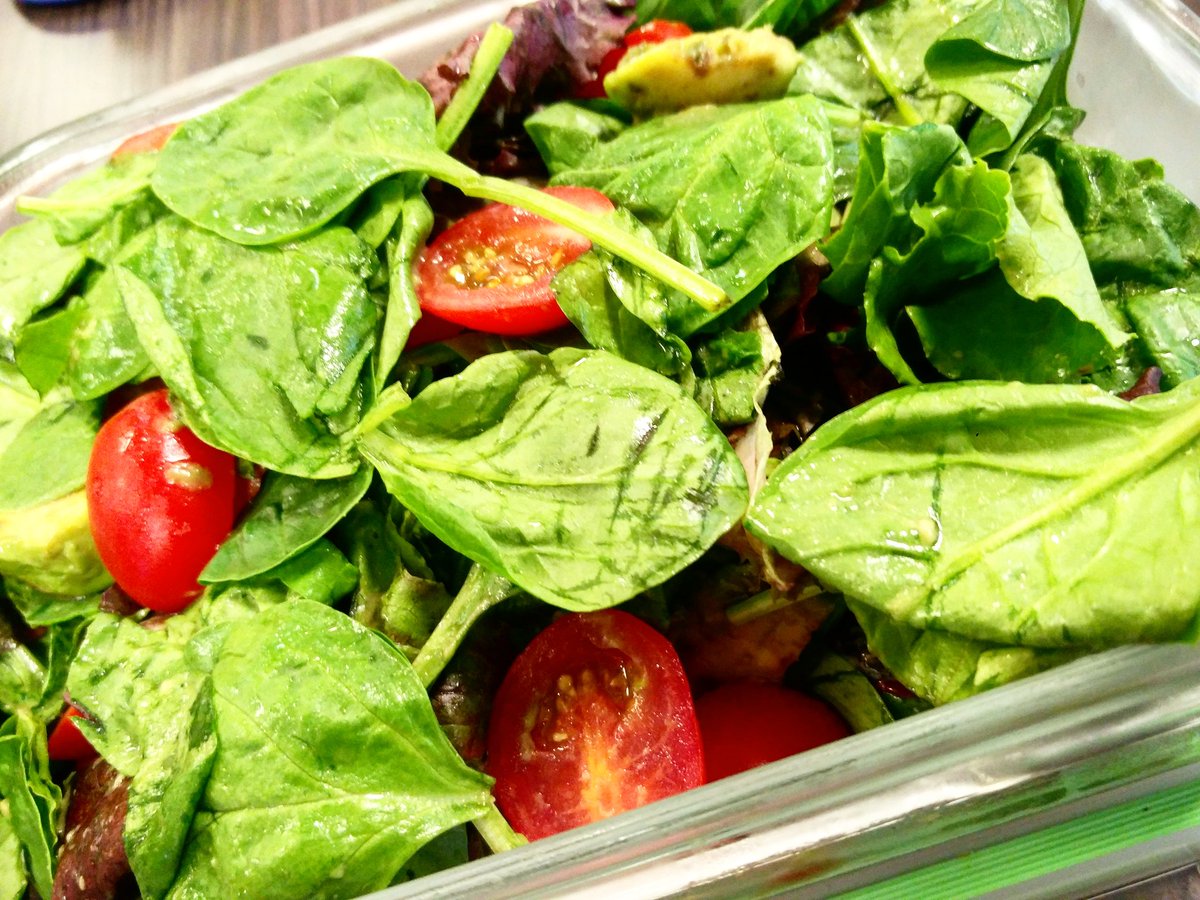 curiositytotheo's tweet photo. Giant #salad for lunch with lettuce, spinach, grape tomatoes and avocado.

#eater #eats #food #foodie #foodgasm #foodstagram #foodiegram #foodblogger #foodpic #foodlover #goodfood #goodeats #yum #yummy #yyz #いただきます #curiosityeats #curiositycooks https://t.co/IU8Ac4rYqM