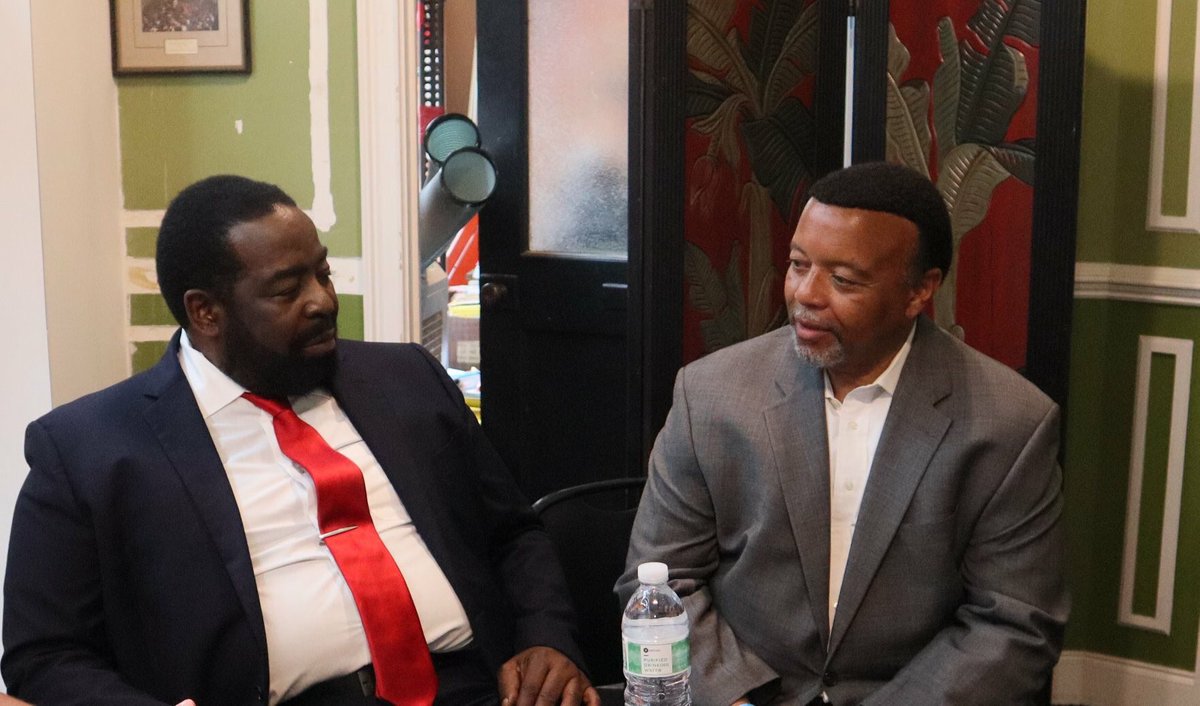 kellywrightnews's tweet photo. Heart to heart talks with Les Brown may God bless him! #lesbrown #kellywright @LesBrown77 https://t.co/WKBTjp3gLA