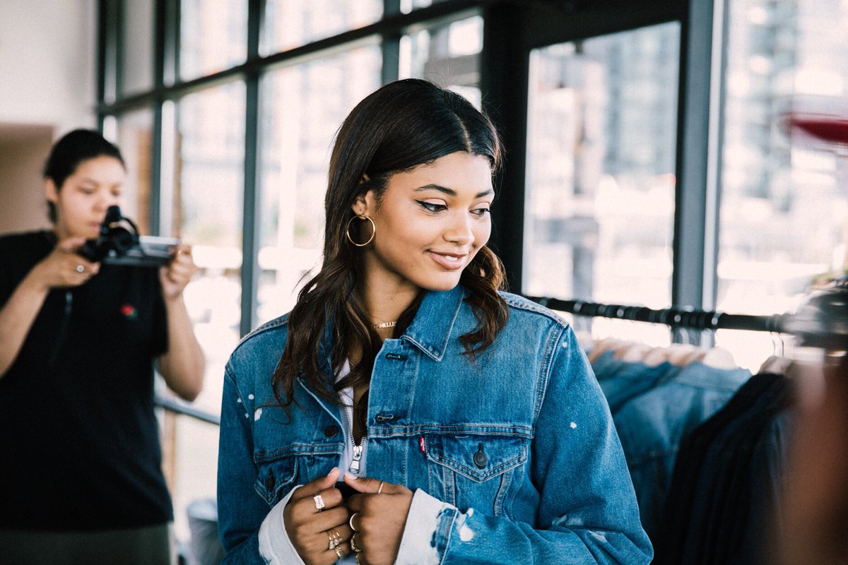 mlbassembly's tweet image. #MLBAssembly @LEVIS Tailor Shop was a success! Live music, art and drinks until 10pm tonight! #allstargame⁠ ⁠ #ArtFashionMusicBaseballASSEMBLED @DaniHerrington