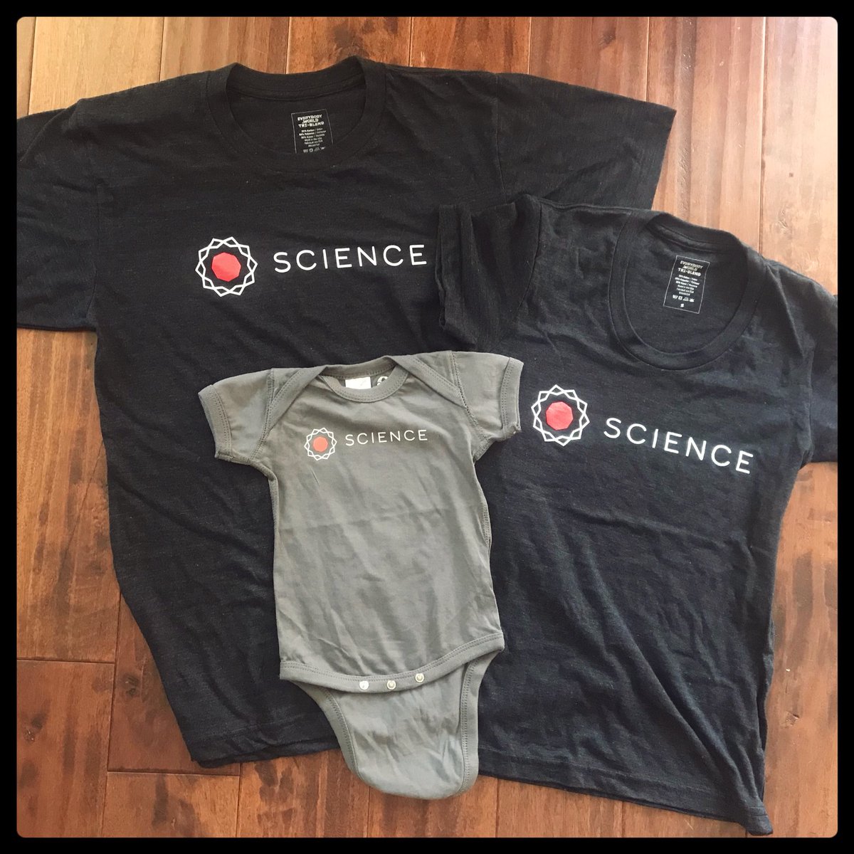 JamesKyson's tweet image. Much love to @ScienceInc for these shirts &amp;amp; the cute onesie for our upcoming baby 👶🏼! @peterpham