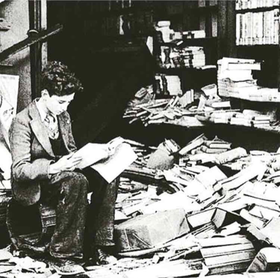 ما النسيان سوى قلب صفحة من كتاب العمر.. قد يبدو الأمر سهلا، لكن ما دمت لا تستطيع اقتلاعها ستظل تعثر عليها بين كل فصل من فصول حياتك.