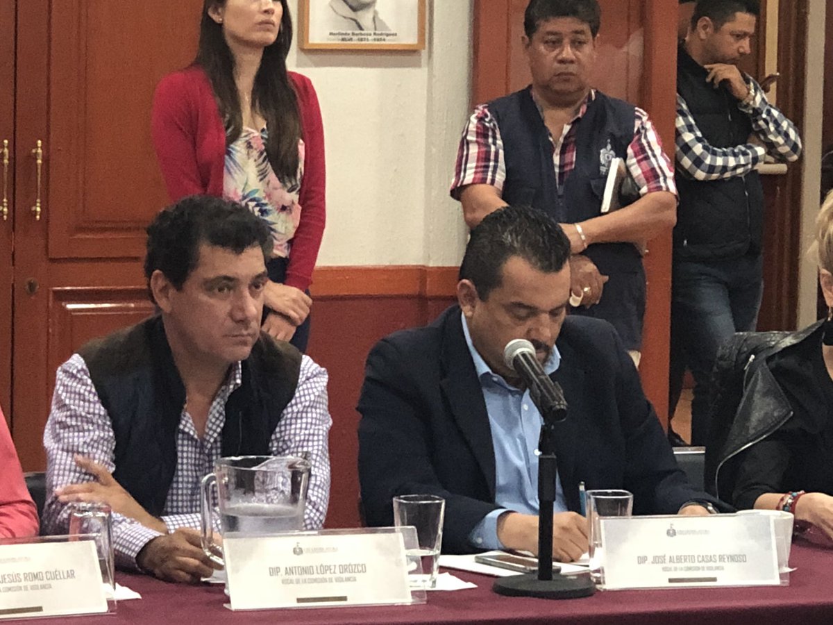TonoLopez_1's tweet photo. Continuando los trabajos| Comisión de Vigilancia en la revisión de las cuentas públicas de Municipios y dependencias Estatales @DiputadosdelPRI https://t.co/w4QGU9gae9