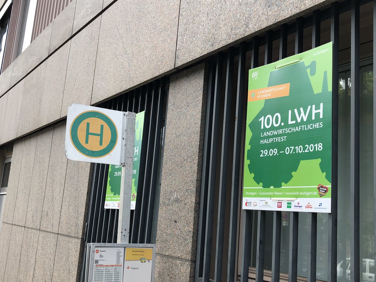 BWBauern's tweet photo. Reminder an der Bushaltestelle. Vom 29.09. bis 7.10.2018 ist 100. Landwirtschaftliches Hauptfest #lwh2018 #100lwh https://t.co/FcbCOFWonr