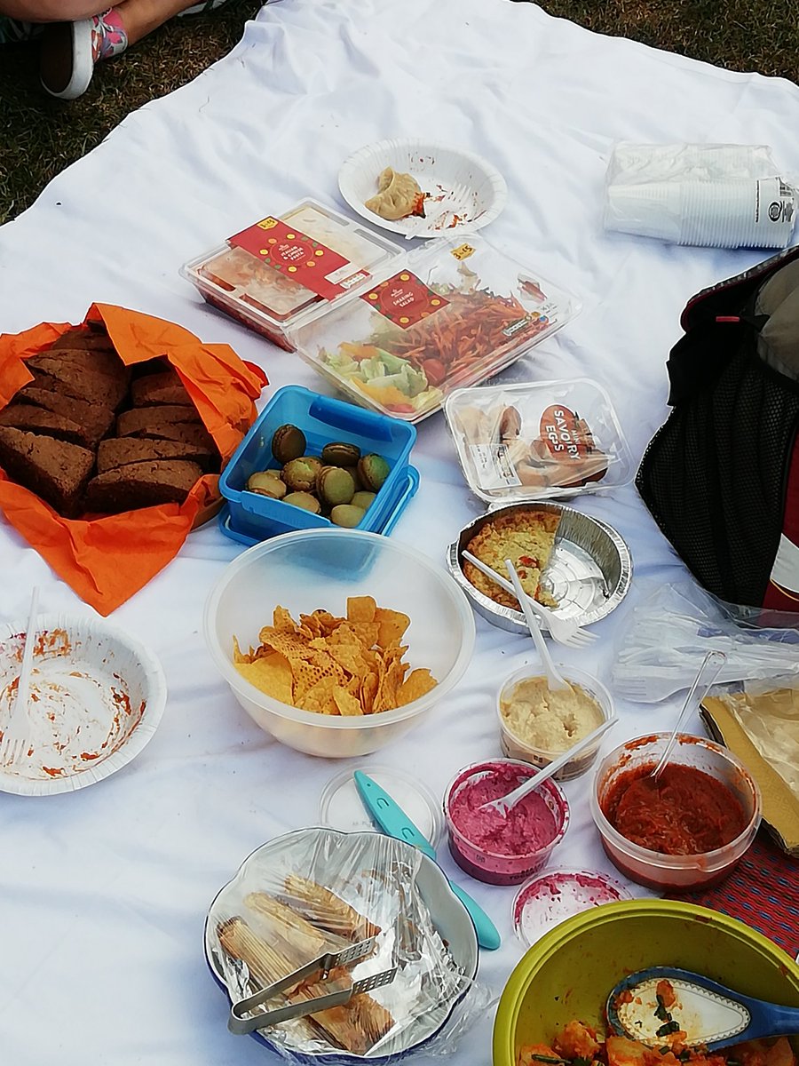 Team Picnic in the Park. A great evening spending with team members as the sunsets on another day. #chillingwithfriends #toomuchfood #hulahooping 
<a href="/RikkiQuinlan/">RQPI</a> <a href="/katesharpe69/">Kate Sharpe</a> <a href="/SDEBDD/">simon ewins</a>