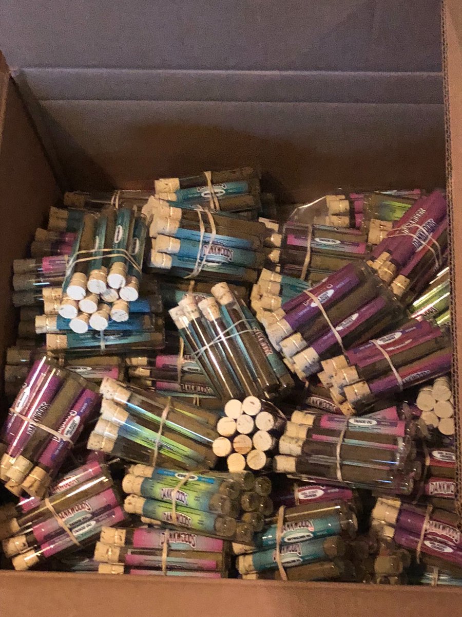 dankwoodplug's tweet photo. Throw away your SWISHERS the DANKWOODS  are in 20$$ each worldwide shipping !!!! DM TO PLACE ORDERS! #dankwoods #weed #dank https://t.co/AyEmJcbAYJ