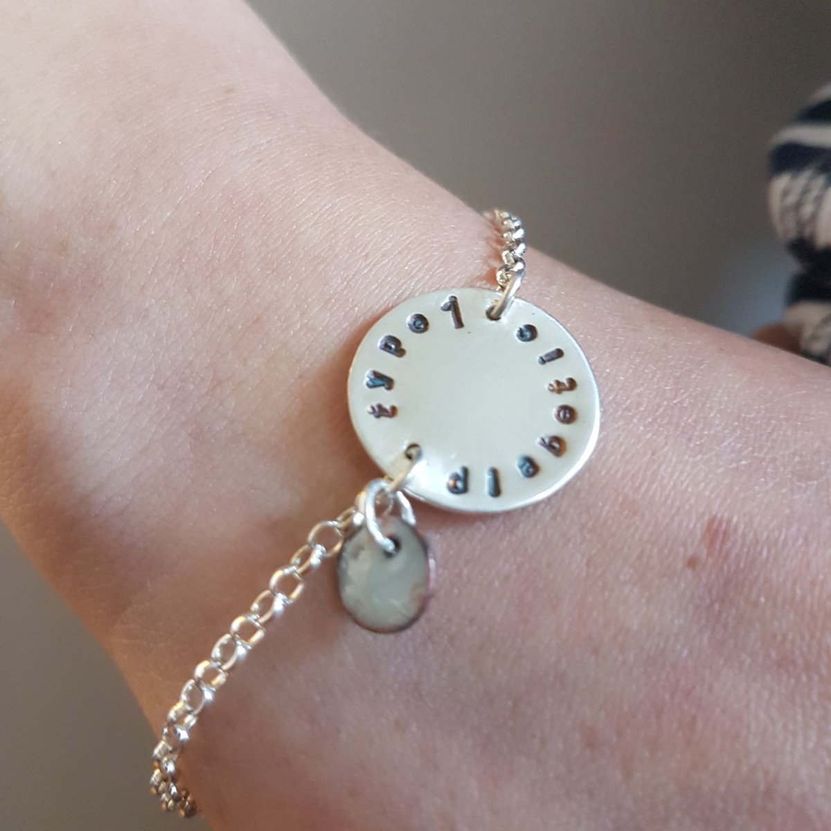 MaisyPlum2's tweet photo. These sterling silver #sosbracelets are a fab idea! https://t.co/Hsr7XAOz5I
#IDbracelets #diabetes #creativebizhour https://t.co/F1Md8n62db