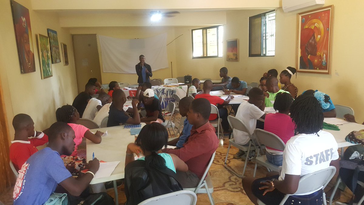 HavesonFlorvil's tweet photo. Now happen a presentation about technology.
By Thevenel Joazard, one of the youngest Haitian IT Technologist.
#LCAMP2018
#Technology
#Haiti
#Alphanet
#Alphanetgenius https://t.co/ir2NYOyC8A